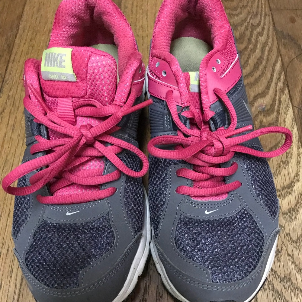 Womens Nike Sneakers 6.5